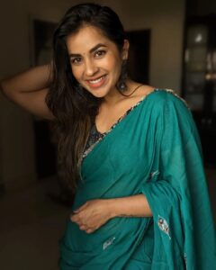 Komalee Prasad Instagram - Happy makara sankranti 🌿 🪁🌾

Outfit - Amma's saree ♥️