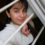 Komalee Prasad Instagram – Good window light 🪟🤳🌥️
.
.
.
Ps phone is safe 😜