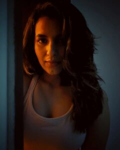 Komalee Prasad Instagram - Home candids 🏠
Blue skies 💙