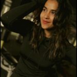 Komalee Prasad Instagram - Black lover 💣💣💣 You ? #atthegym