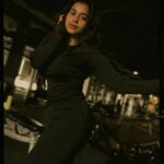 Komalee Prasad Instagram - Black lover 💣💣💣 You ? #atthegym