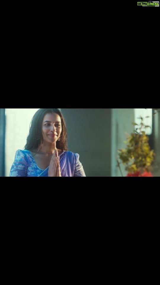 Komalee Prasad Instagram - Nachindaa ? β₯οΈ Sasivadane sasivadane nuvvunte chaalu ga... Nee venake naa aduge nee sagame nenu ga... @ahiteja @gaurinaidu @agfilmcompany1 @saimohanubbana @saikumardop @saravanavasudev @tipsteluguofficial @svs_abhilashreddy Promo out now...full song out on February 1st π
