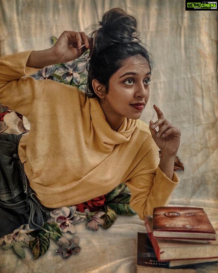 Lakshmi Menon Instagram - This post is for dear @prasanth.mimi 🥰bro for helping me with the ig live anouncement poster and for this picture edit as well He is an amazing artist.Soon your work will be recognised bro✌🏽❤️