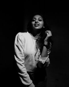 Lakshmi Menon Instagram - 𝙻𝚒𝚟𝚎 𝚊 𝚕𝚒𝚝𝚝𝚕𝚎 𝚖𝚘𝚛𝚎 🌹

Pc: @rhisvan 

#lakshmimenon #blackandwhite #spotlight #livehappy #swag