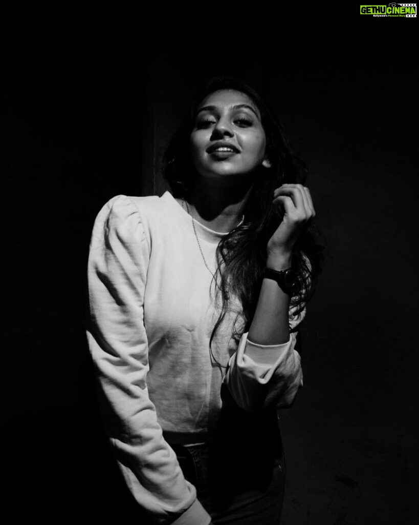 Lakshmi Menon Instagram - 𝙻𝚒𝚟𝚎 𝚊 𝚕𝚒𝚝𝚝𝚕𝚎 𝚖𝚘𝚛𝚎 🌹 Pc: @rhisvan #lakshmimenon #blackandwhite #spotlight #livehappy #swag