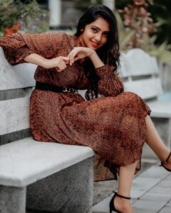 Lakshmi Menon Instagram - 𝘚𝘮𝘪𝘭𝘦. 𝘈𝘭𝘸𝘢𝘺𝘴.❤️

Pc:@srkfotoz
Makeup:@shan_sha_ji_makeover

#lakshmimenon#casual#lovesmile#smile#photography#photoshoot#outdoorphotography