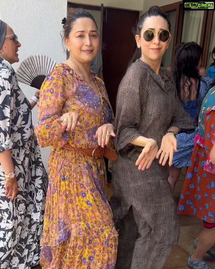 Madhuri Dixit Instagram - Dance of E̶n̶v̶y̶ Friendship ✅🧡✨🤗 #dtph #dancepartner #forever