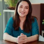 Madhuri Dixit Instagram – These are some of my favourite hair oils. Tell me yours! Tap on the bio to see the video. Hope you like it ✨

#youtube #youtubevideo #hairoils #frizzyhair #tamefrizz #healthyhair #haircare