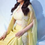 Madhuri Dixit Instagram - What do you think about this look? #thursday #thursdayvibes #reels #reelsinstagram #explorepage