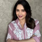 Madhuri Dixit Instagram – Looking for magic in every moment ✨

#sunday #sundayfunday #sundaymood❤️ #smilemore #picoftheday #happysoul