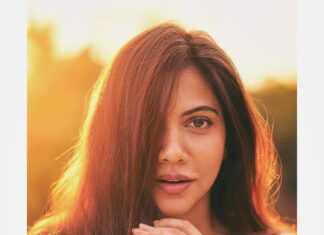 Madonna Sebastian Instagram - Sharing a little Light:) 📸 @rahul_raj_._r #eveninglikethis #photography