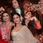 Maera Mishra Instagram - Making heads turn 🔥 . . . . #obsessed #girlgang #trendingreels #saree #styleinspiration #bhagyalakshmi