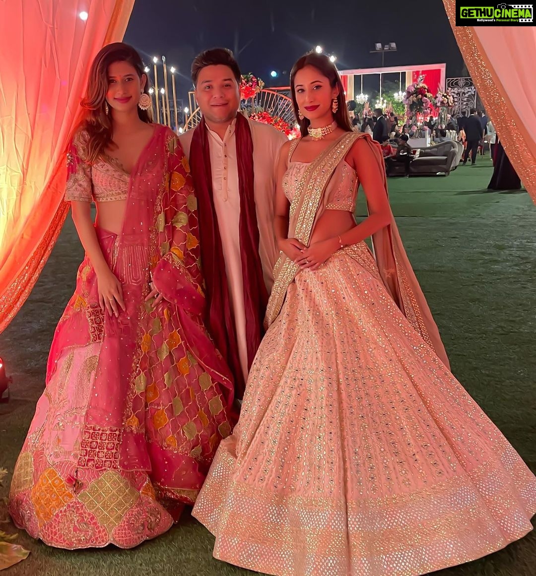 Maera Mishra Instagram - There is always a reason to smile. Our Outfits by @rosecreationsludhiana ❤️