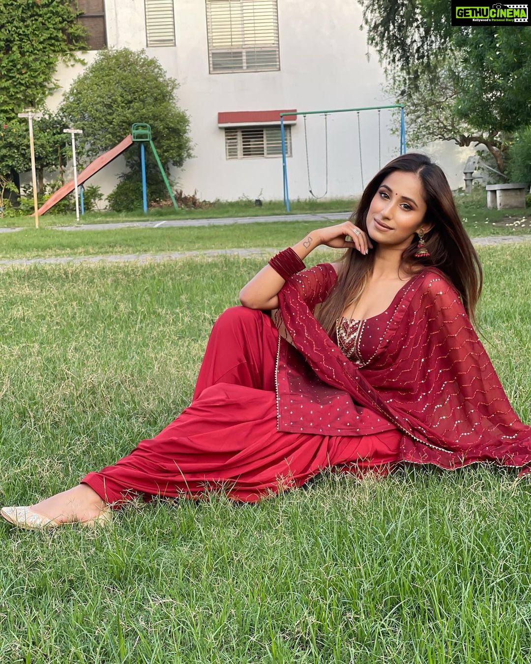Maera Mishra Instagram - Spicing up your social media with a Pinch of Indianness. ❤️