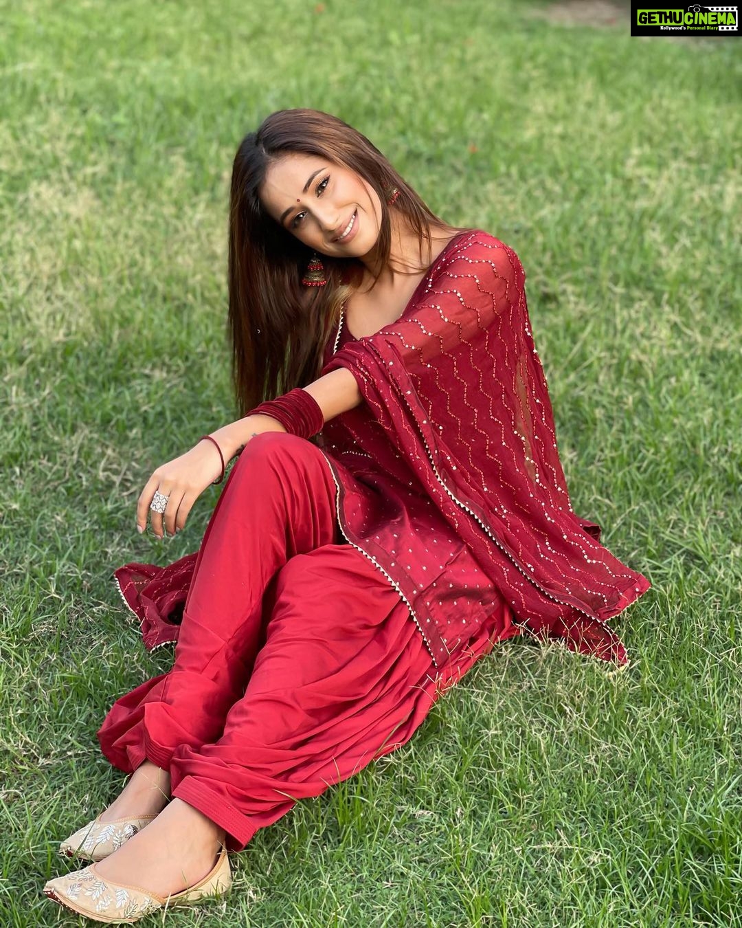 Maera Mishra Instagram - Spicing up your social media with a Pinch of Indianness. ❤️
