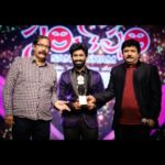 Mahendran Instagram - சேதுணா பிறந்தநாள்ல சொல்றது பொருத்தமா இருக்கும்! சினிமாவ சுவாசிக்கிர எனக்கு, இளம் பவானி பாத்திரம் தந்து அழகு பார்த்த @lokesh.kanagaraj ணா #Vijay ணா @actorvijaysethupathi ணா & அனைத்து டெக்னிசியன்சுக்கும் நன்றி! அந்த நன்றி கடன அடைக்க இந்த விருது அண்ணன்களுக்கே! #SanthoshamAwards #Master #thalapathyvijay #vijaysethupathi #lokeshkanagaraj #kuttybhavani @jagadish_palanisamy @7_screenstudio