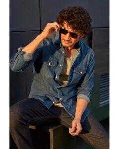 Mahesh Babu Instagram - BTS... 😁

Photography: @jatinkampani
Hair: @aalimhakim
Makeup: #PattabhiRamarao
Styling: @the.vainglorious