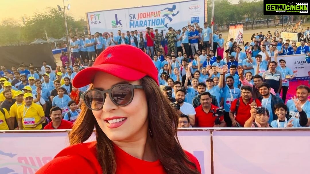 Mahima Chaudhry Instagram - Run πββοΈ bhag india bhag β€οΈ Sometimes when u go to giv u end up receiving..went to cheer the people of Jodhpur for their marathon .. saw so much of enthusiasm , great spirit of community & joy and such a great turn out came back inspired and ready to go For a run πββοΈ Also heard the BSF band the only camel mounted band which has made it to the guinness book of records. And has now been invited to usa Pasadena parade to play there