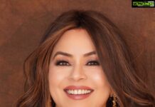 Mahima Chaudhry Instagram - Smile @abarantimelessjewellery #jewellery #indianjewellery