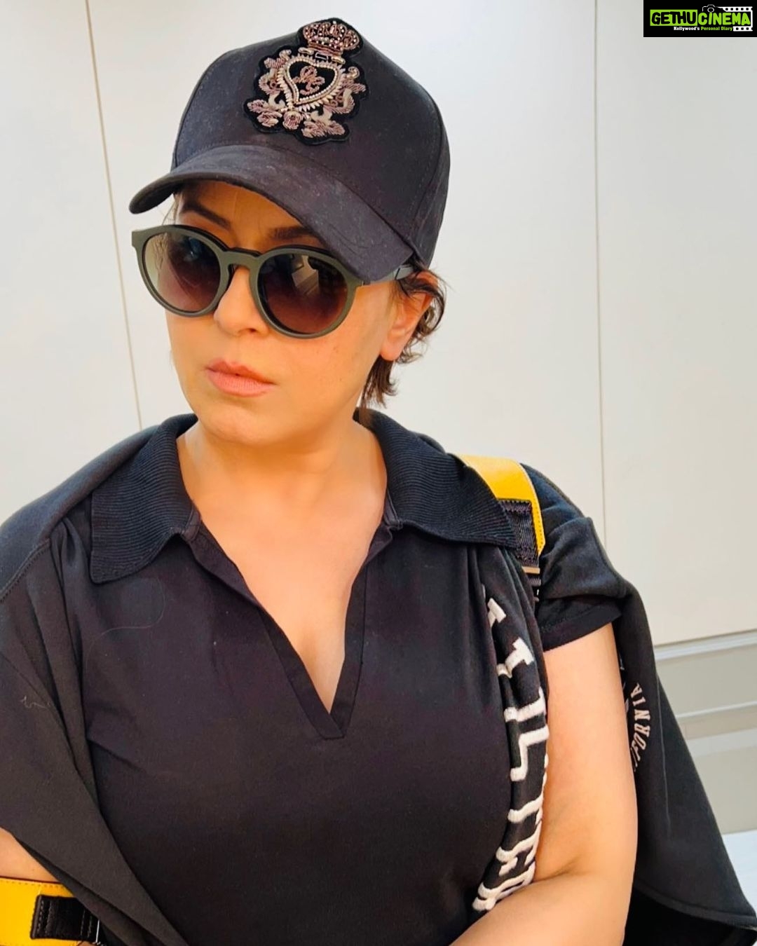 Mahima Chaudhry Instagram - Looking like a British cop? 👮♂️🤣