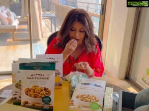 Mahima Chaudhry Instagram - Go nuts . It’s healthy.
Thanku 
@amritaraichand ❤️