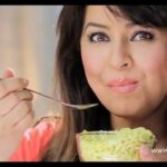 Mahima Chaudhry Instagram - Very sad to hear about #mithileshchaturvedi ji …...celebrating your talent by sharing our ad film . Ur words will ring loud “ junk food.. no more” your contribution to indian cinema is truly remarkable ..till your last one as Ram Jethmalani in scam 1992. My prayers & condolences to his family, friends & fans. May u rest in peace🙏🏻