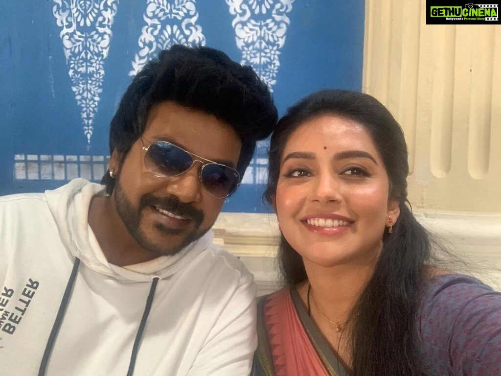 Mahima Nambiar Instagram - What an experience working with this powerhouse of talent and an amazing human being @raghavalawrenceoffl master. This film is very very special 🤩🤩 Can’t wait can’t wait !! 😍😍 Thank you #Directorrvaasu sir @lyca_productions #chandramukhi2 #raghavalawrence #gratitude