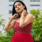 Mahima Nambiar Instagram – #Naadu Promotions 

 Wearing : @sameenasofficial 
Accessories: @rimliboutique 
Clicked by : @shotsbyyoga 

#naadumovie #promotions #actorslife #outfitoftheday #wakeupanddressup #photoshoot #ombre #red #chembarathi
