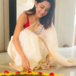 Mahima Nambiar Instagram – And it went like this 🌸

#lateonampost #onam #pookalam #celebrations #familytime