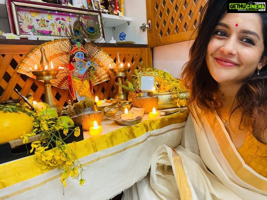 Mahima Nambiar Instagram - Wish you the bright rays of happiness, joy, and prosperity, Happy Vishu! 🪔 #vishu #happyvishu #vishuathome #familytime #harekrishna #radhekrishna #krishna
