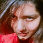 Mahima Nambiar Instagram – Fifty shades of boredom 🤣

#bored #oldsong #eniniyaponnilave #favsong #timepass