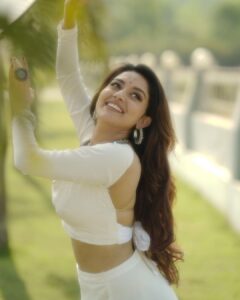 Mahima Nambiar Instagram - In love with myself 🌟 

#selflove #positivity #happiness #white #pure #sunshine #goodmorning