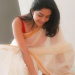 Mahima Nambiar Instagram – And it went like this 🌸

#lateonampost #onam #pookalam #celebrations #familytime