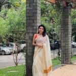 Mahima Nambiar Instagram – And it went like this 🌸

#lateonampost #onam #pookalam #celebrations #familytime