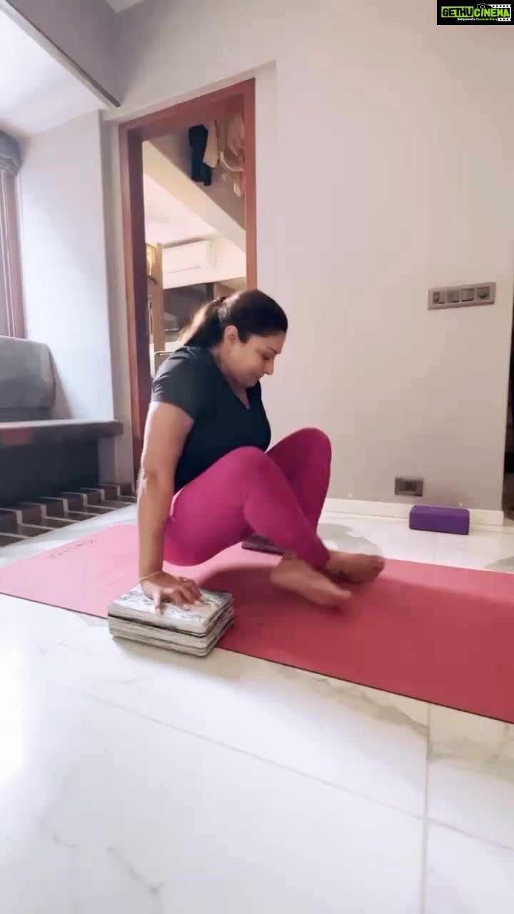 Malavika Instagram - Don’t decrease the goal. Increase the effort✨
