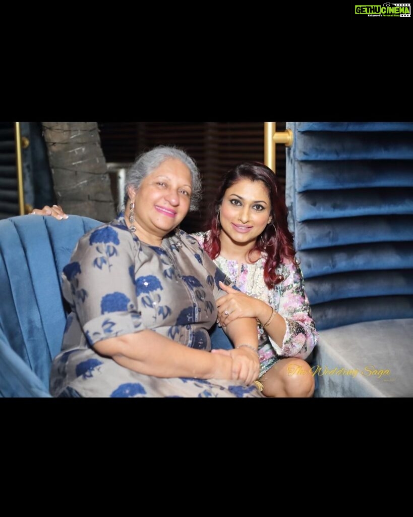Malavika Instagram - Happy happy birthday to the woman who’s responsible for my sheer existence in this world. Thank you for being my guiding light. Thank you for always being there for me whenever I’ve needed you. I must’ve done something really good in life to deserve you. You’re my whole world. No one can understand me or love me the way you do. No one can hug me as warmly as you do. Thank you for being you @aisshwaryakonnur. Love you the most ♥