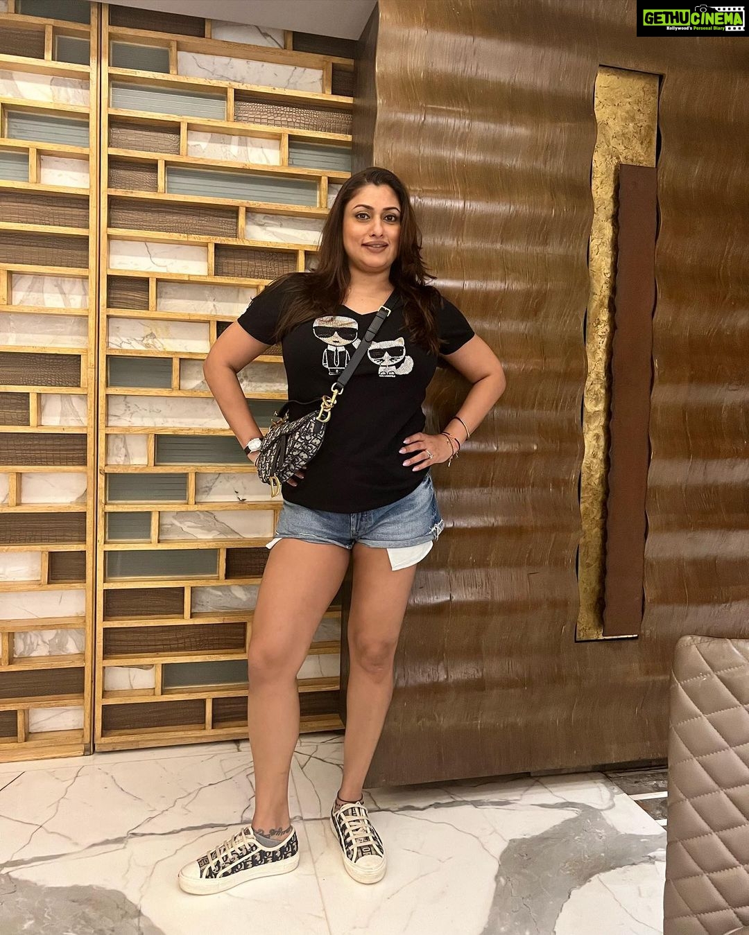 Malavika Instagram - Confidence Level: Selfie with no Filter.