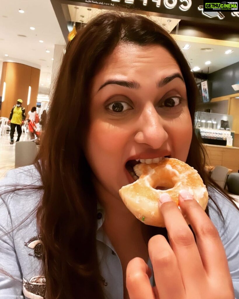 Malavika Instagram - Always say “yes” to donuts 🍩 Dubai Mall , Dubai