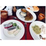 Malavika Menon Instagram – Breakfast is better when we eat together 🥰🌈❤️
#breakfast #wednesday #instagram #mm