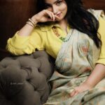 Malavika Menon Instagram - Added to ur wishlist 🥰🫠😉🌟 @akhil.aklopz Jewlry @sai_pearls_and_gems_ Wearing @celebrate_clothes_n_crafts