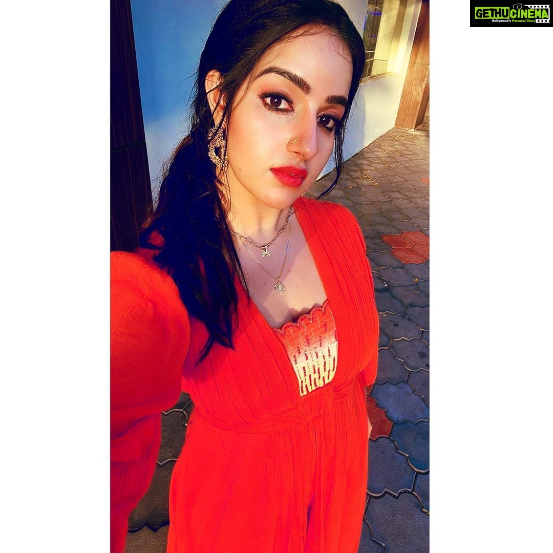 Malavika Menon Instagram - Oh orange 🍊 Mua @unboxunisexsalon Wearing @jasofashions