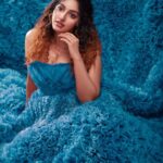 Malavika Menon Instagram - Lost in the day dream ✨❤️💜💙🤍 Shot @arun_payyadimeethal Mua @sreegeshvasan_makeupartist Attire @damanz.designs #just #dreamy #daydreaming #pink #mua #styling #photography