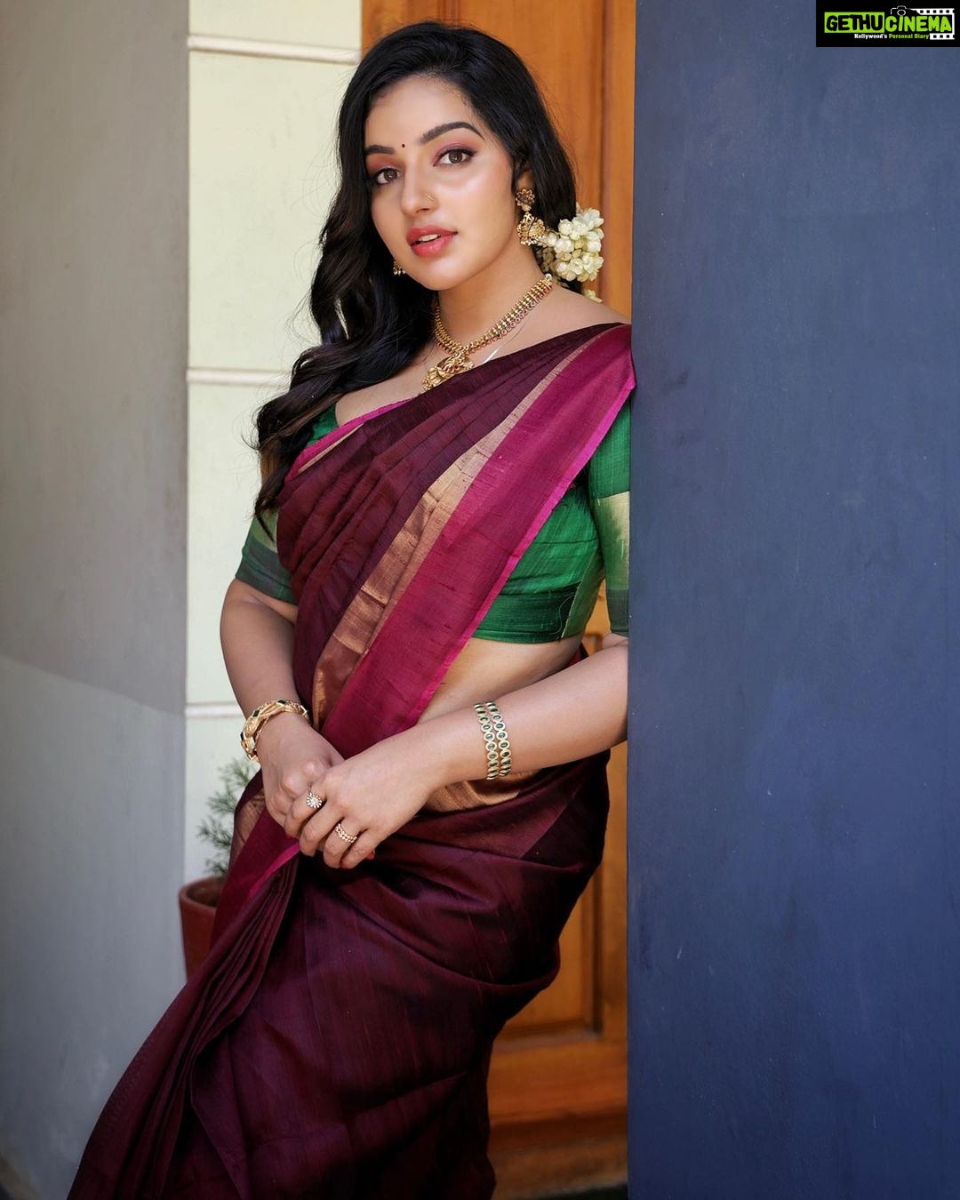 Malavika Menon Instagram - Wear it to flaunt it😍❤️✨ Jewelry @alameen_fashion_jewels Mua @nilesh_biju @dee_pzz_ Shot @albertalex1911