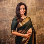 Malavika Menon Instagram - Saree vibes desi vibes👍🏻✨♥️💚♥️ #saree #indian #vibes #desi