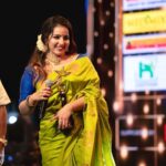 Malavika Menon Instagram - പതിനഞ്ചാമത് രാമു കാര്യാട്ട് അവാർഡ് നിശയിൽ ജനപ്രിയ നടിയ്ക്കുള്ള അംഗീകാരം സമ്മാനിച്ചതിന് ജനകീയ സൗഹൃദവേദി സംഘാടകർക്ക് എന്റെ നന്ദിയും, സ്നേഹവും അറിയിക്കുന്നു! Thanku gokulam gopaalan sir Thanku Pramod pappan cheta✨✨✨☺️🙏❤️ Clicks @sajeesh_blackstone @jishnu_picyard #ramukaryattaward #kazhibrambeachfestival