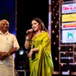 Malavika Menon Instagram - പതിനഞ്ചാമത് രാമു കാര്യാട്ട് അവാർഡ് നിശയിൽ ജനപ്രിയ നടിയ്ക്കുള്ള അംഗീകാരം സമ്മാനിച്ചതിന് ജനകീയ സൗഹൃദവേദി സംഘാടകർക്ക് എന്റെ നന്ദിയും, സ്നേഹവും അറിയിക്കുന്നു! Thanku gokulam gopaalan sir Thanku Pramod pappan cheta✨✨✨☺️🙏❤️ Clicks @sajeesh_blackstone @jishnu_picyard #ramukaryattaward #kazhibrambeachfestival