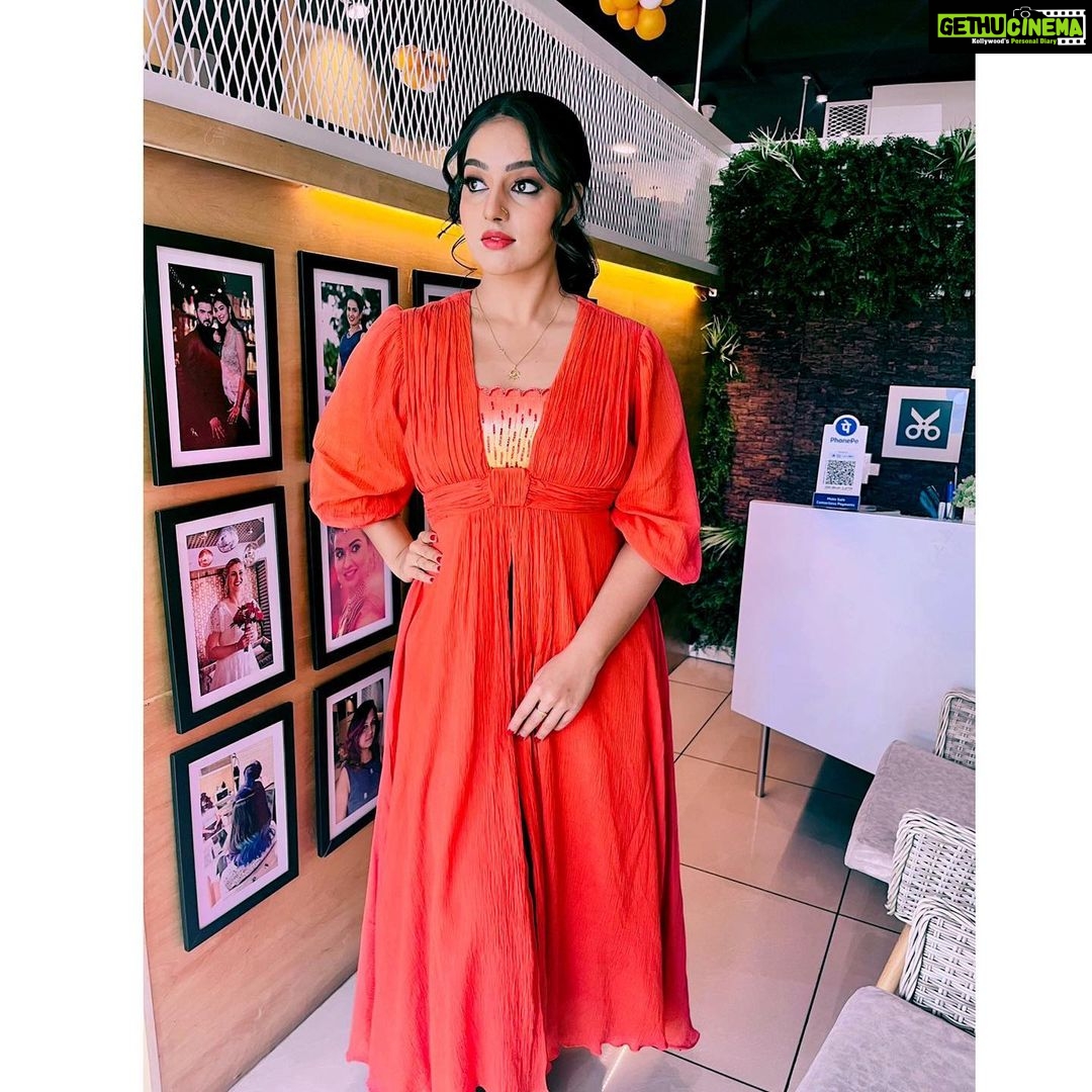 Malavika Menon Instagram - Oh orange 🍊 Mua @unboxunisexsalon Wearing @jasofashions