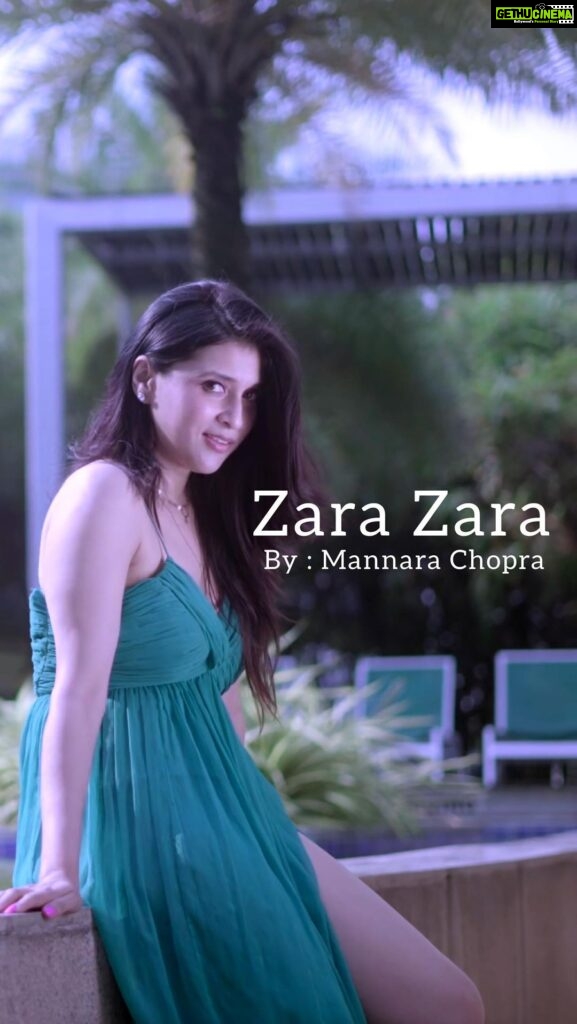 Mannara Instagram - Singer : #mannarachopra Cover song : #zarazarabehektahai Let the music whisk you away during this rainy season. The cover is now available on the official YouTube channel of Saregama and can be streamed on all major music platforms. Make reels and il share the best ones on my Instagram 🎵❤ Full video link in bio ⬆⬆