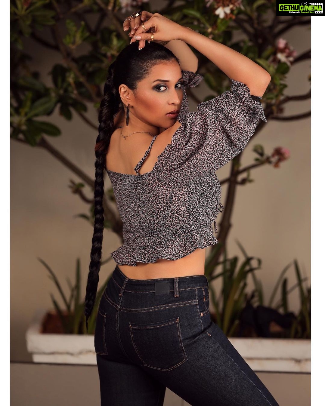 Mannara Instagram - Be a masterpiece of style and confidence . Unstoppable force, determined
