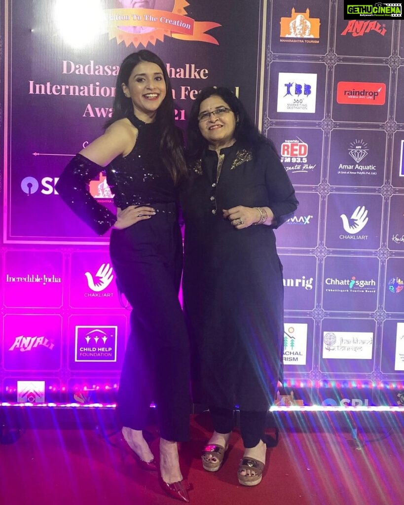 Mannara Instagram - Happy Mother’s Day @kaminichoprahanda … you are the one who is my backbone , in my good times n all my hard times you stand like a pillar.Always trying to show me the brighter side 🥰😁You have been the unwavering support in both my joyful moments and challenging times. Your constant efforts to show me the positive side of things have filled my life with gratitude . Your values, honesty, and wisdom have always been a source of inspiration for me, @mitalihandaofficial, and we will continue to learn from them for a lifetime.